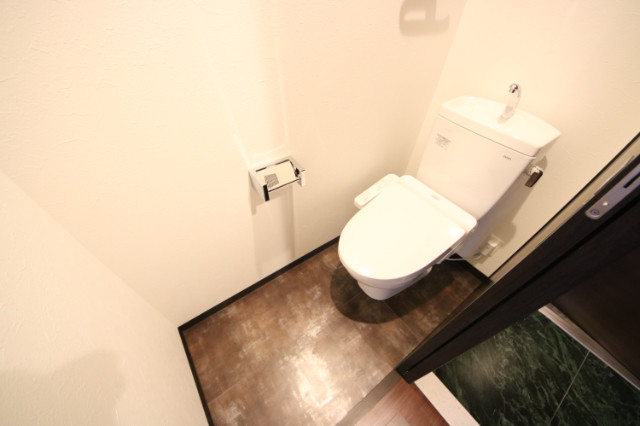 地下鉄長堀鶴見緑地線 蒲生四丁目駅 徒歩4分 9階建 築8年のトイレ写真