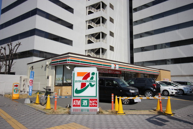 コンビニ　セブンイレブン　姫路南駅前町店（コンビニ）まで200m