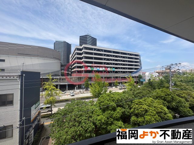 眺望　【４０２号室実写真】目の前が【マークイズ福岡ももち】です！！