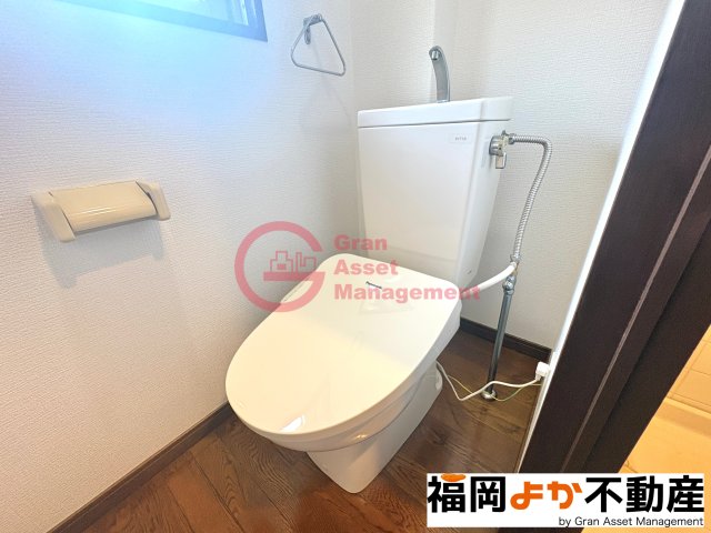 トイレ　【４０２号室実写真】落ち着いたトイレです