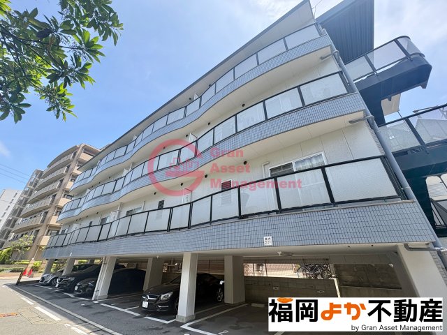 建物外観　落ち着いた雰囲気の外観です