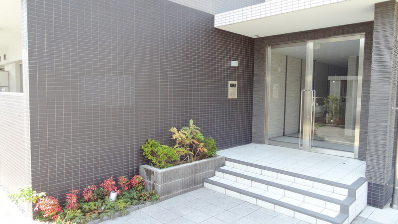 北大阪急行 桃山台駅 徒歩10分 3階建 築15年の外観写真