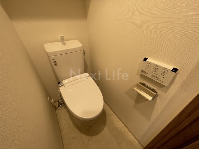 ブルーライン 阪東橋駅 徒歩2分 11階建 築5年のトイレ写真