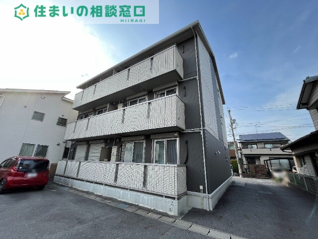 名鉄名古屋本線 東岡崎駅 バス乗車時間：10分 最寄りバス停で下車 徒歩4分 築15年