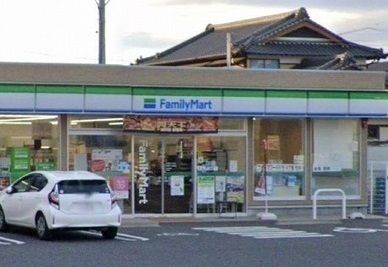 コンビニ　ファミリーマート井ヶ谷町店（コンビニ）まで500m