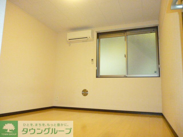 居室・リビング　お部屋によって床や設備が違います。詳しくはお問い合わせを！