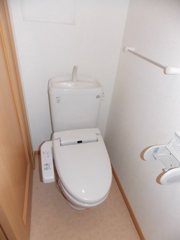Y’sコート壱番館 IIIのトイレ写真