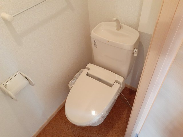 トイレ　清潔感のあるトイレです