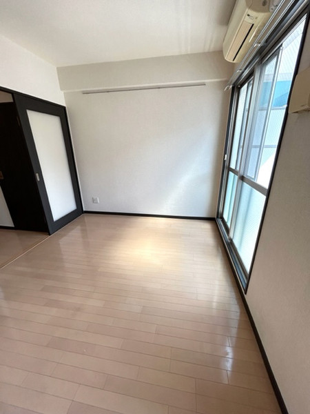 北大阪急行 緑地公園駅 徒歩5分 3階建 築21年の居間写真