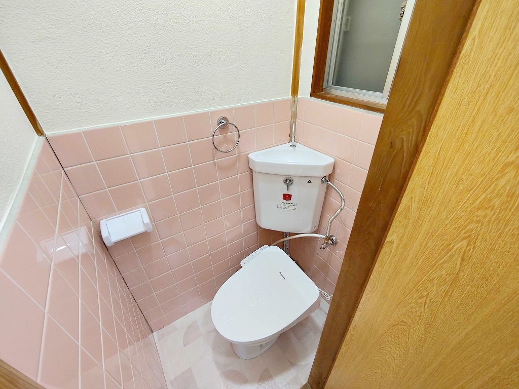 地下鉄中央線 高井田駅 徒歩10分 3階建 築44年のトイレ写真