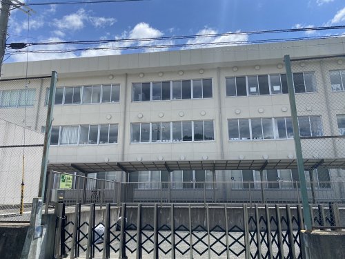 中学校　湯浅町立湯浅中学校（中学校）まで2281m