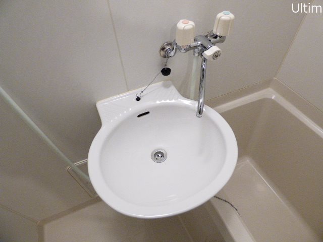 洗面設備　※別のお部屋の写真です