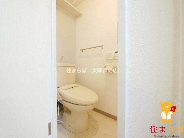 地下鉄御堂筋線 西中島南方駅 徒歩3分 8階建 築42年のトイレ写真