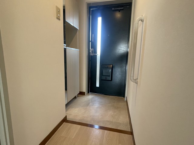 玄関　モニター付きインターホン