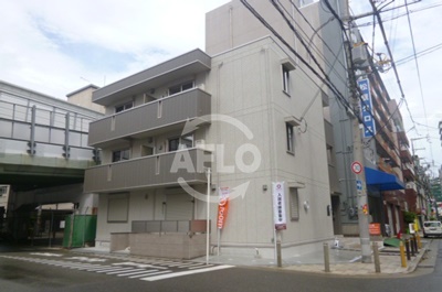 地下鉄千日前線 日本橋駅 徒歩9分 3階建 築13年の外観写真
