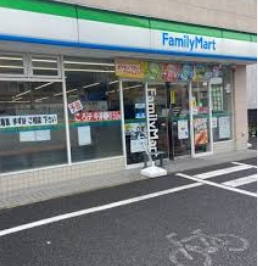 コンビニ　ファミリーマート松戸小金店（コンビニ）まで294m