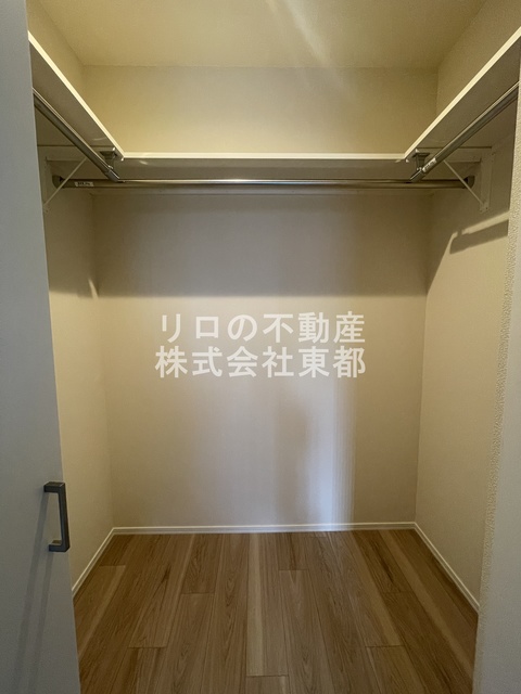 収納　ウォークインクローゼット収納！室内を広くご活用いただけます☆