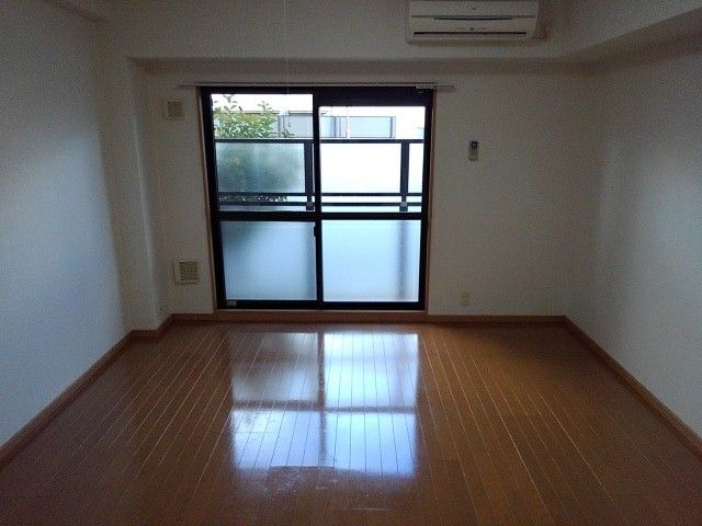 クラール・TYの居間写真