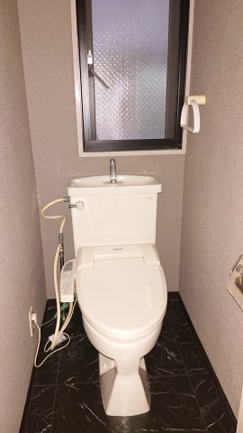 トイレ　別部屋の写真です
