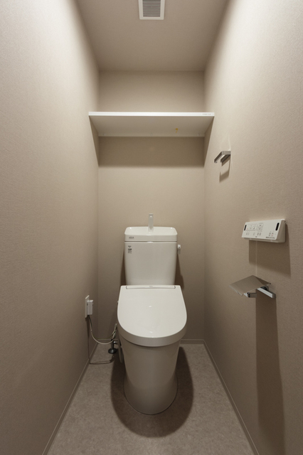トイレ　※写真は同タイプ住戸です。