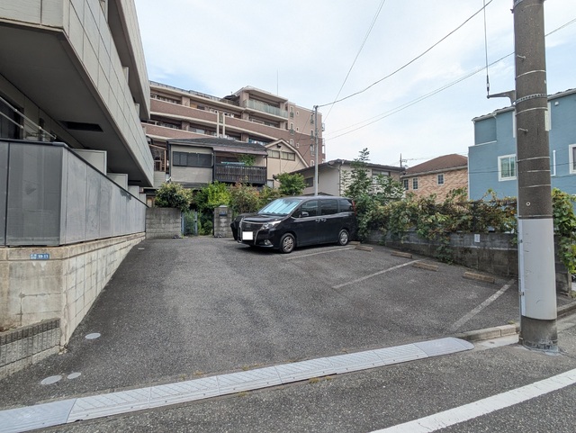 駐車場　★駐車場★（空き状況・使用料等詳細はご確認下さい）