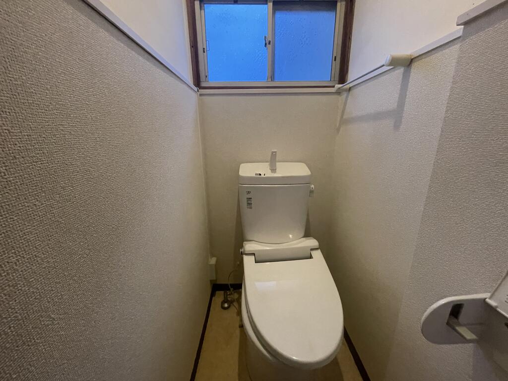 阪急嵐山線 上桂駅 徒歩17分 2階建 築55年のトイレ写真