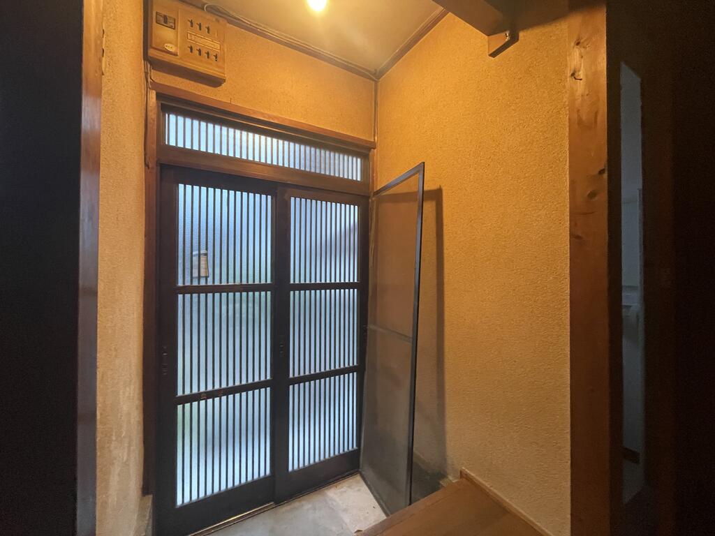 阪急嵐山線 上桂駅 徒歩17分 2階建 築55年の玄関写真