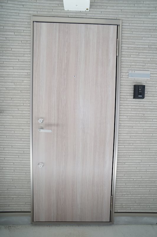 東急東横線 反町駅 徒歩10分 2階建 築4年の玄関写真