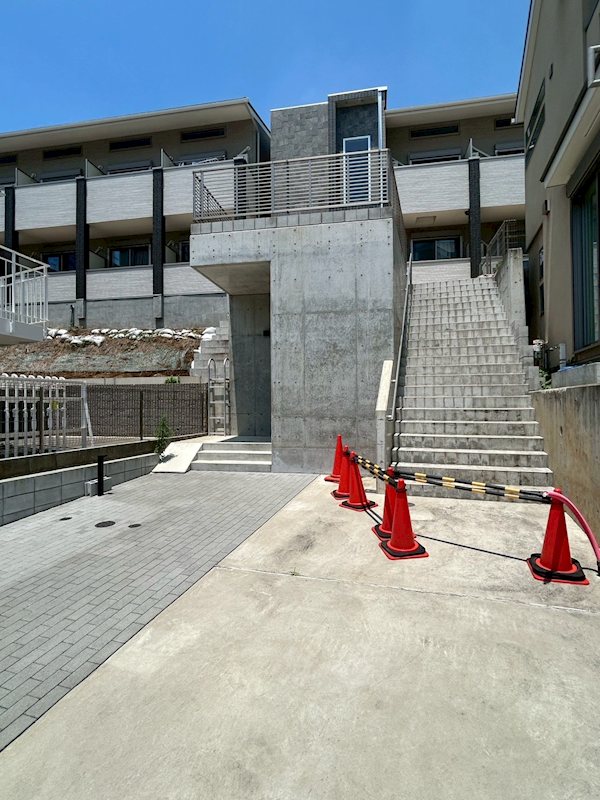 東急東横線 反町駅 徒歩10分 築4年