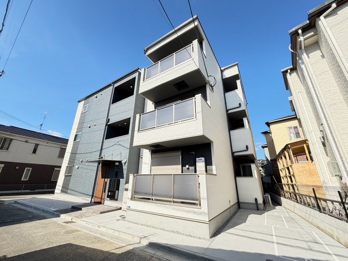 建物外観　建築中