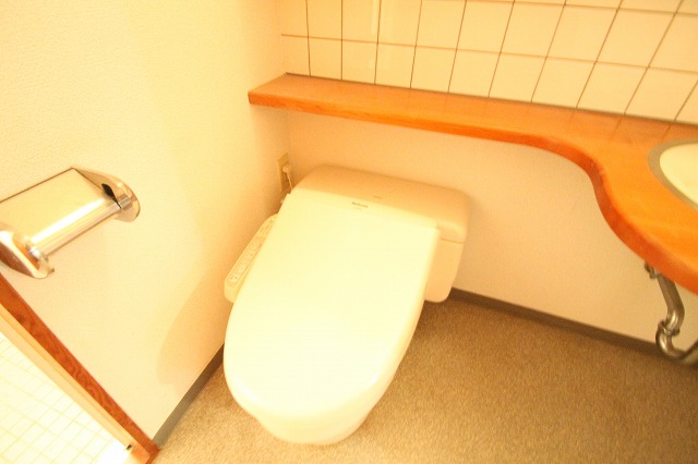 トイレ　ウォシュレット付きのトイレです。