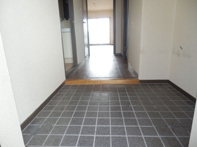 玄関　広めの玄関です。