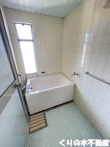 バス・シャワールーム　日々の暮らしに欠かせないお風呂です（同タイプの室内写真です。