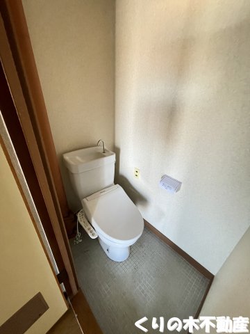 トイレ　コンパクトで使いやすいトイレです（同タイプの室内写真です。実