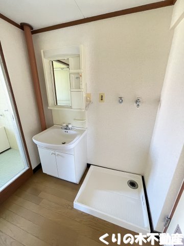 洗面設備　コンパクトで使いやすい洗面所（同タイプの室内写真です。実物は