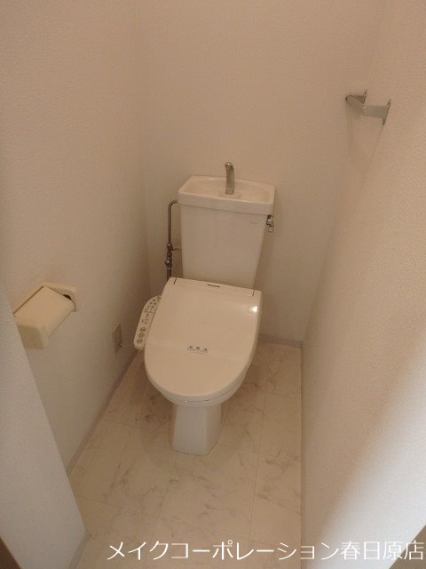 トイレ　写真は同型タイプ