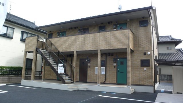 建物外観　南向きで日当たり良好　インターネット無料