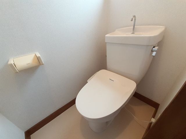 【角田市梶賀のアパートのトイレ】