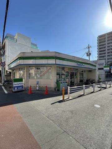 コンビニ　ファミリーマート（コンビニ）まで1221m