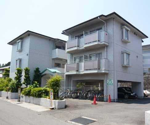 京都市左京区岩倉忠在地町のマンションの建物外観