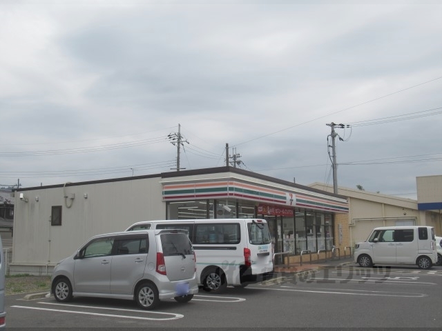 【甲賀市甲南町野田のアパートのコンビニ】