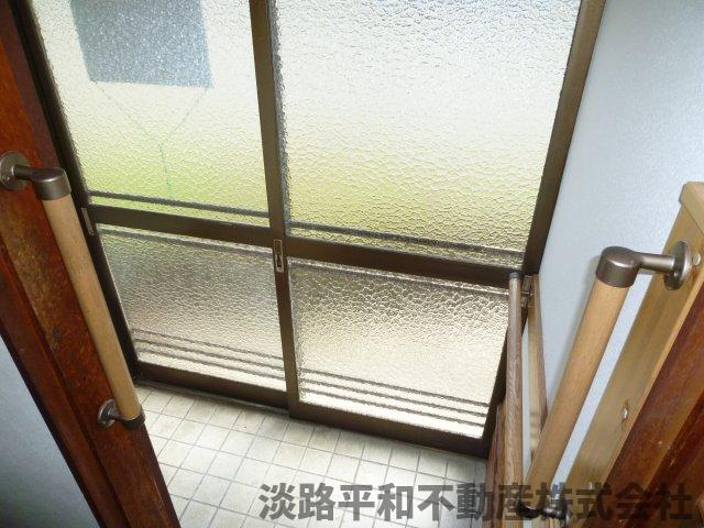 上物部連棟の玄関写真