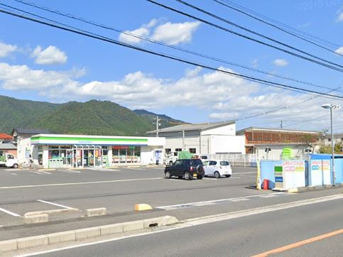 【出雲市稲岡町のアパートのコンビニ】