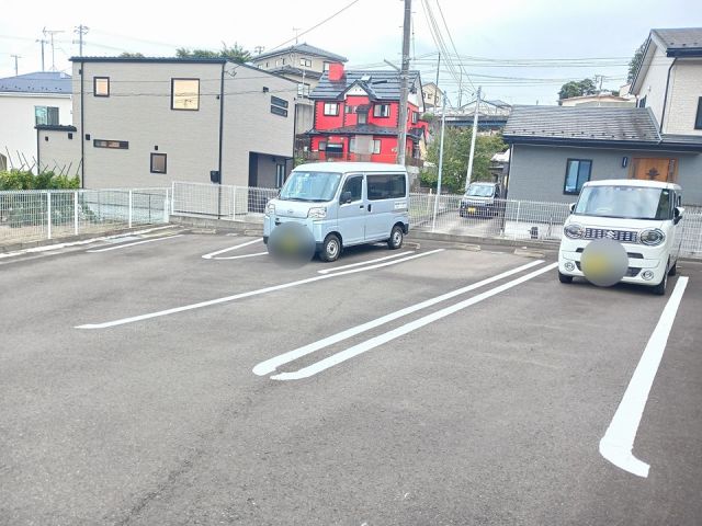 【塩竈市字庚塚のアパートの駐車場】