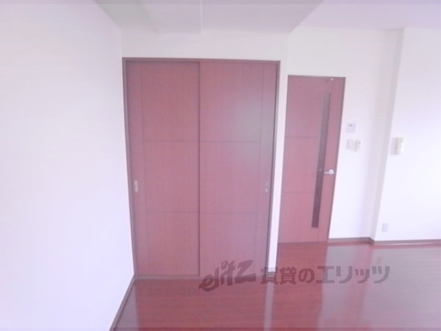 収納　洋室：収納