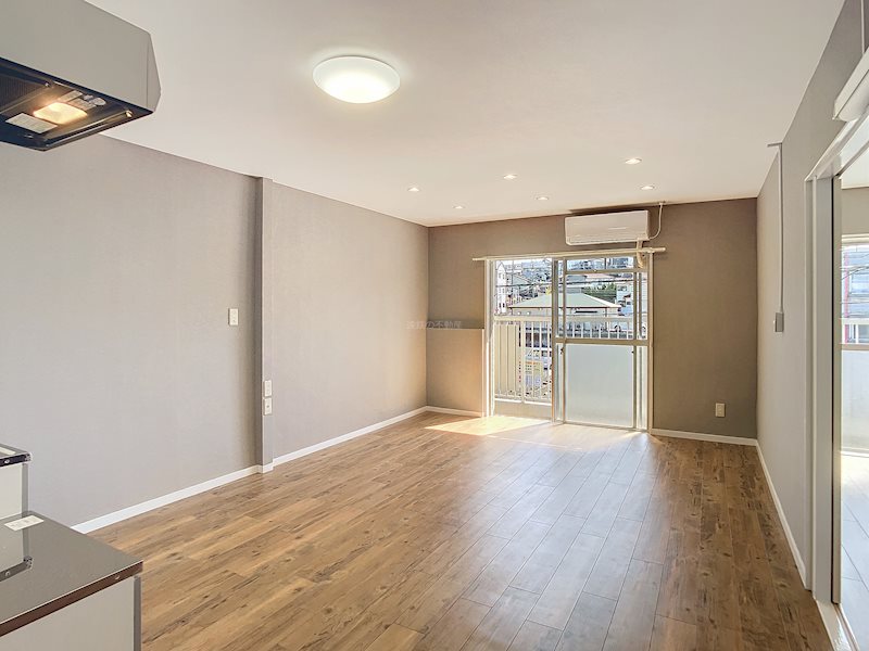 居室・リビング　フルリノベーションで美麗！