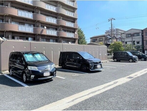 【大阪市住之江区新北島のマンションの駐車場】