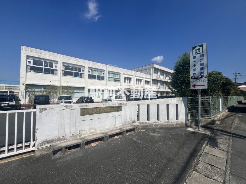 小学校　荒尾第一小学校（小学校）まで700m