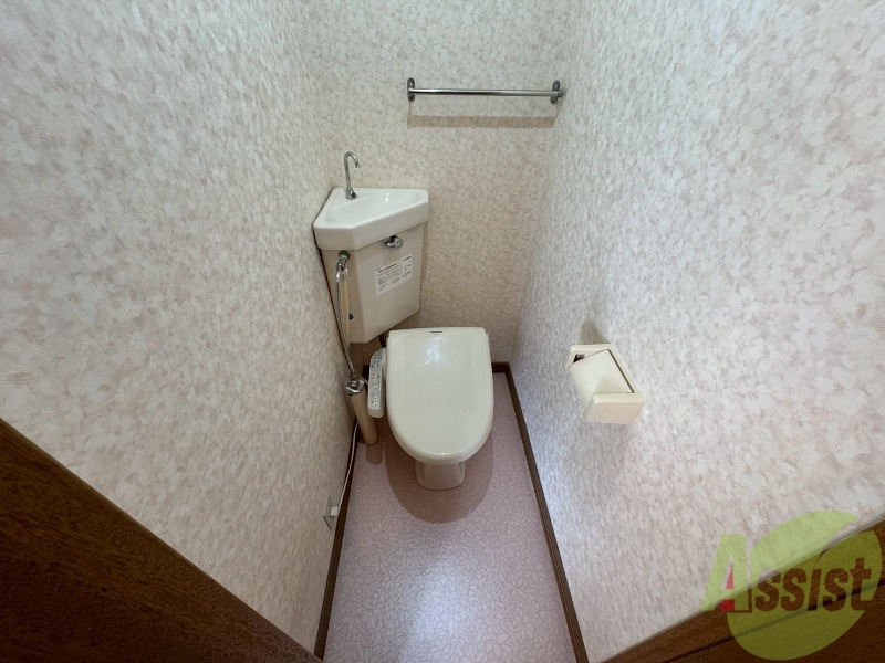 トイレ　こちらはトイレです。清潔感があり、安心して使用できます。