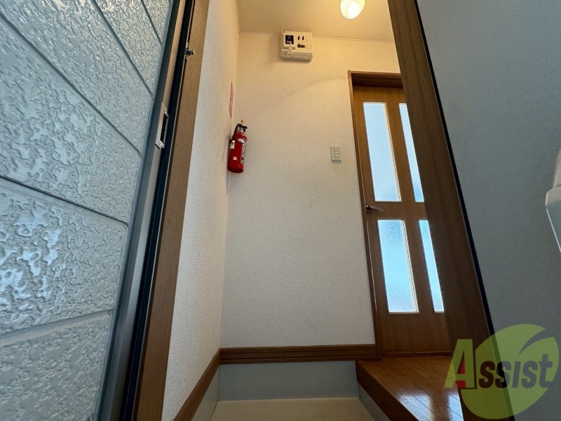 玄関　玄関の様子です。明るい印象ですね。気分もあがりそう。